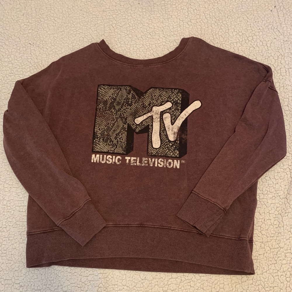 MTV sweatshirt!